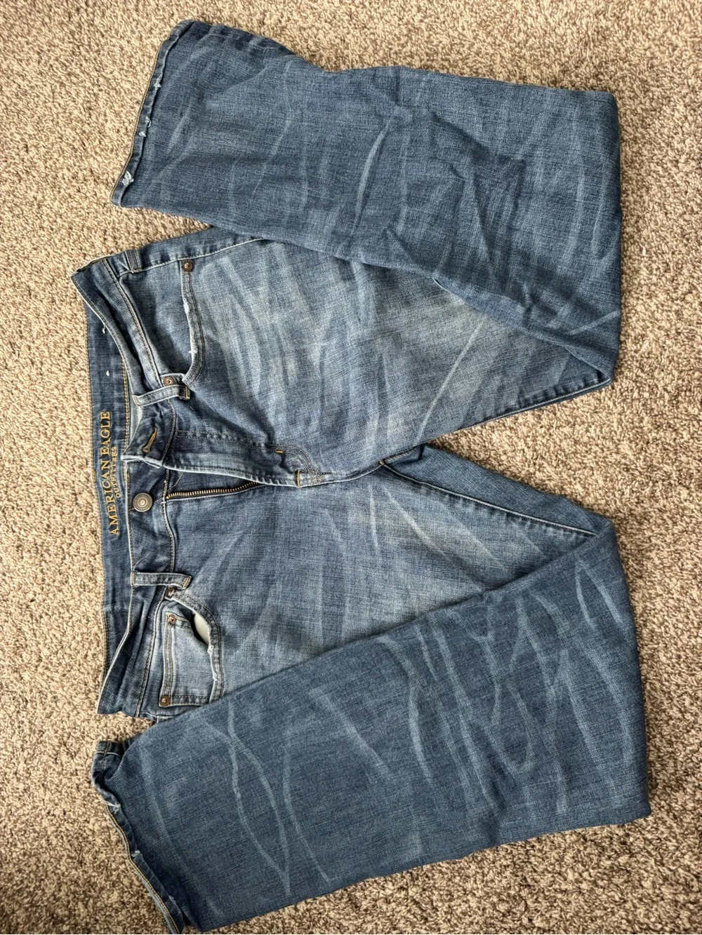 American Eagle Outfitters Men's Faded Blue Relaxed Jeans